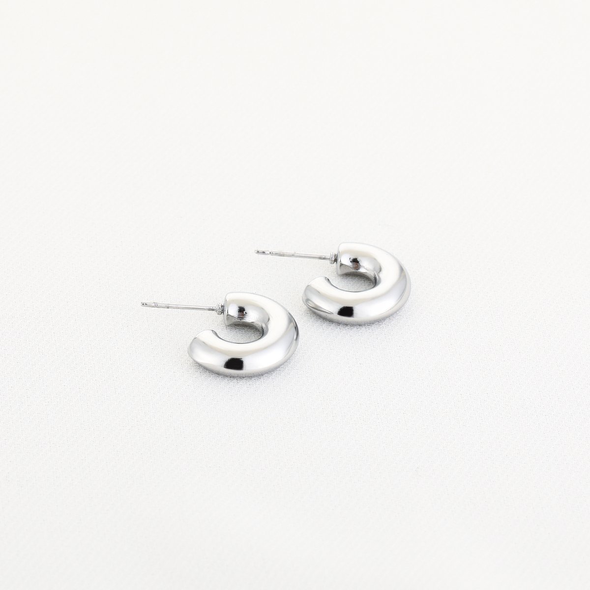 Stainless Steel Halve Oorringen – Minimalistische & Trendy Open Oorringen - RVS - Zilver