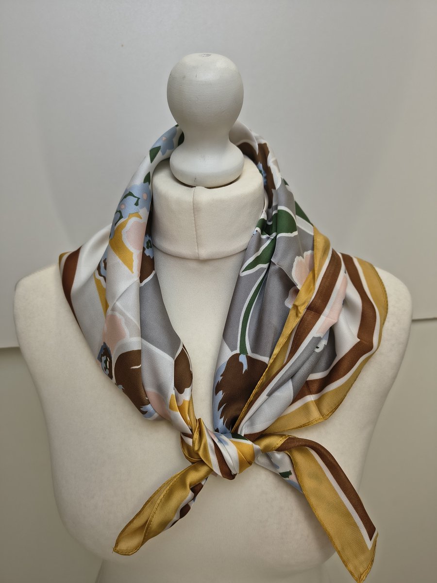 Vierkante dames sjaal Elaine-gebloemd motief-oker geel wit bruin groen blauw roze grijs-neksjaal-halssjaal-70x70