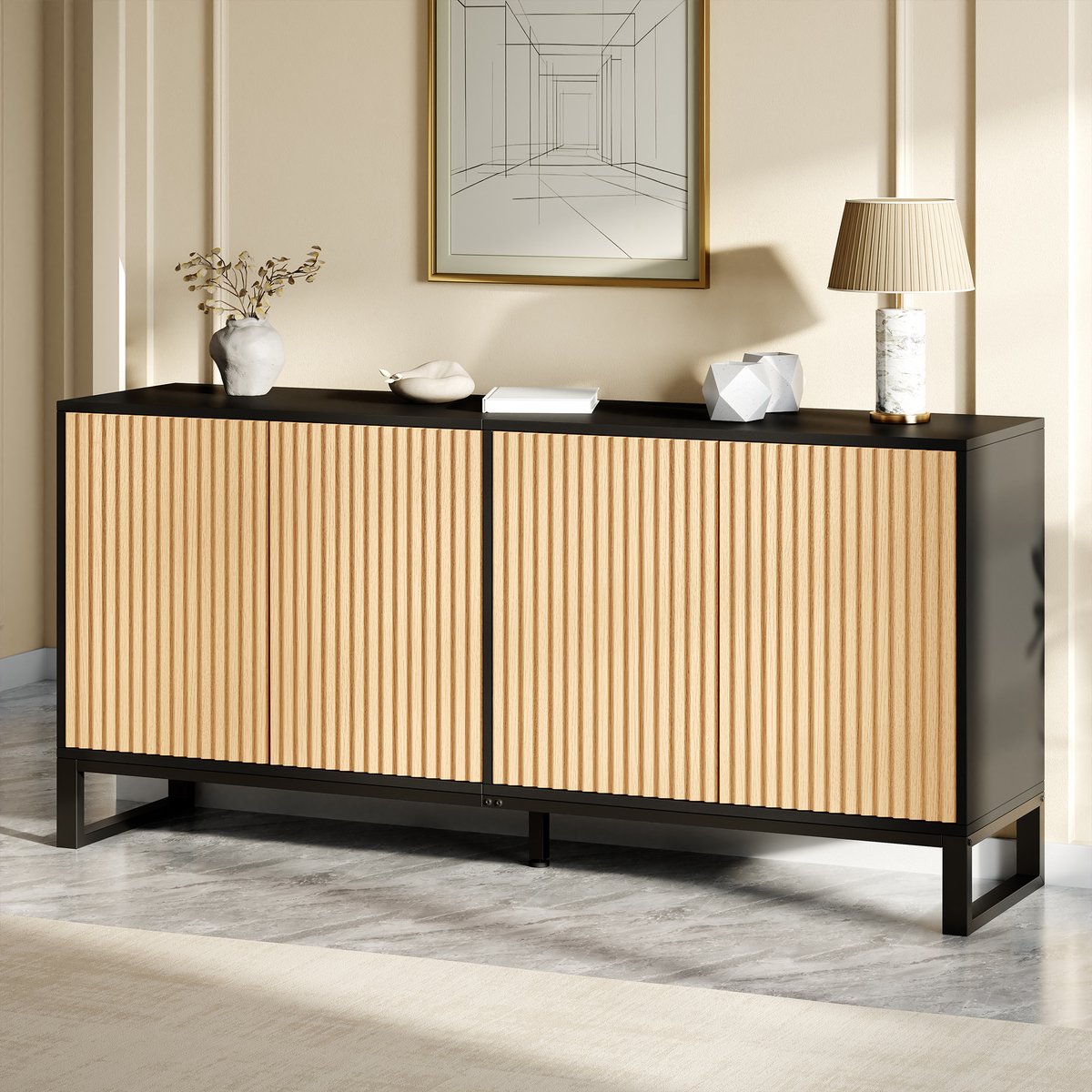 Pugsdrly Dressoir/schoenenkast met verticaal geribbelde 4 draaideuren, in hoogte verstelbare planken, zwarte behuizing, voor de hal, eetkamer, woonkamer, opbergkast