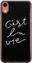 Leuke Telefoonhoesjes - Hoesje geschikt voor iPhone XR - C'est la vie - Soft case - TPU - Tekst - Grijs