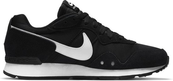 Nike Venture Runner Dames Sneakers – Black/White-Black – Maat 38
