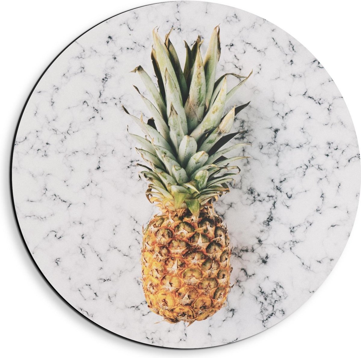 Dibond Wandcirkel - Ananas op Marmer Achtergrond - 40x40cm Foto op Aluminium Wandcirkel (met ophangsysteem)