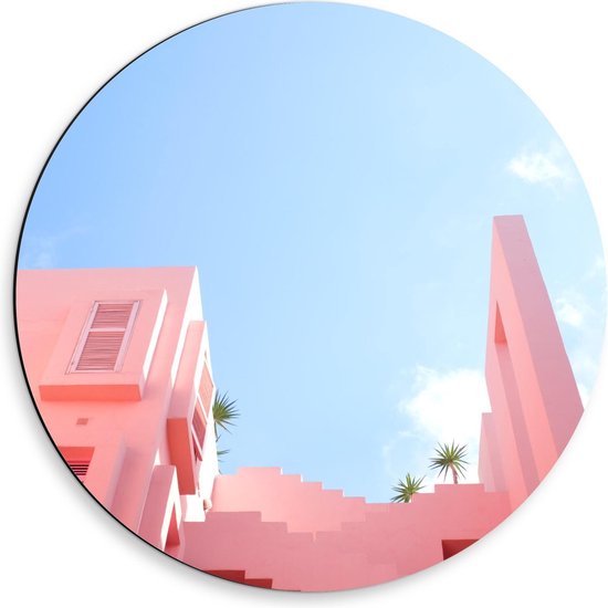 Dibond Wandcirkel - Pastel Roze Gebouw met Blauwe Lucht  - 50x50cm Foto op Aluminium Wandcirkel (met ophangsysteem)