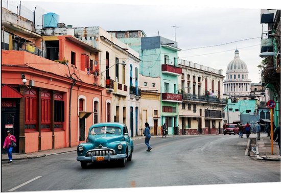 Dibond - Dorpsstraatje in Cuba - 150x100cm Foto op Aluminium (Met Ophangsysteem)