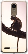LG K10 (2018) Hoesje Transparant TPU Case - Macaque #ffffff
