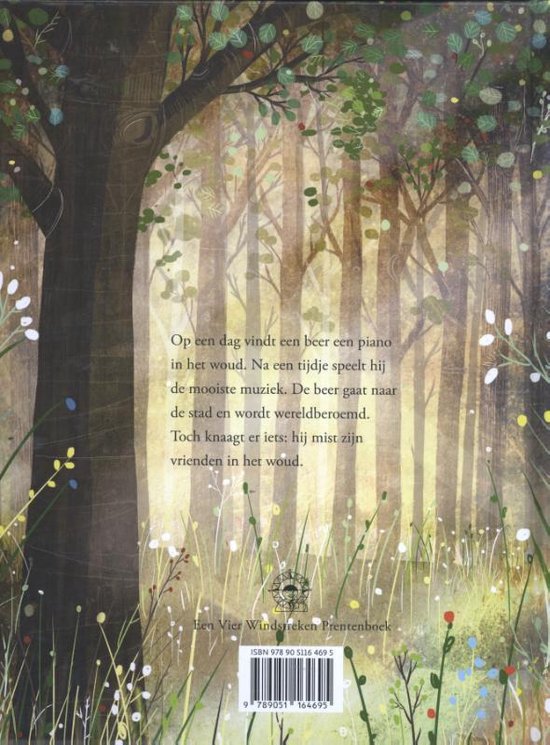 Achterkant van een kinderboek met een boslandschap en tekst. Een boom op de voorgrond, met op de achtergrond zonnige bomen.