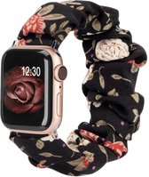 Scrunchie band - bloemen zwart - Geschikt voor Apple Watch