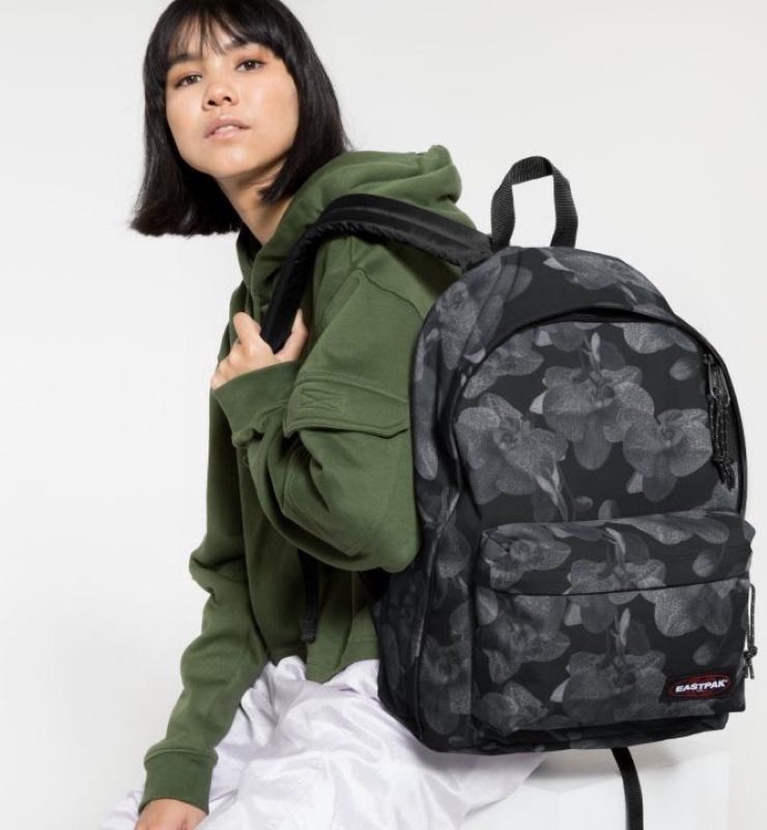 Eastpak Out Of Office Rugzak Charming Black | bol