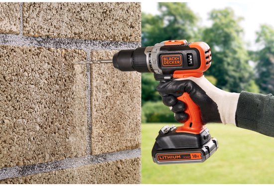 BLACK+DECKER BCD003MEM2K Accu Klopboormachine 18 Volt 1x 2.0 Ah/4.0Ah Li-ion