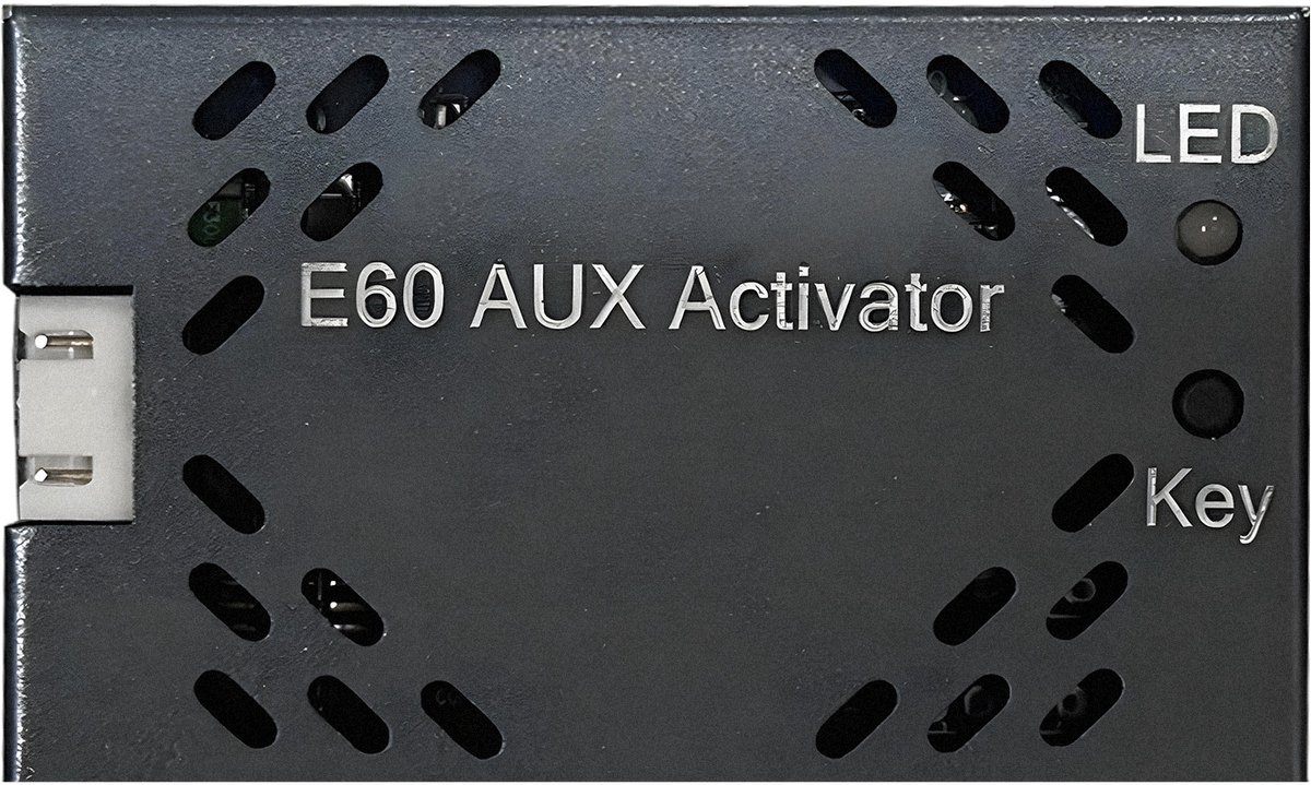 JUNSUN AUX Audio Activator Ontgrendel het verborgen AUX-menu van originele auto's geschikt voor BMW E60 E61 E63 E64 CCC Systeem(2003-2010)