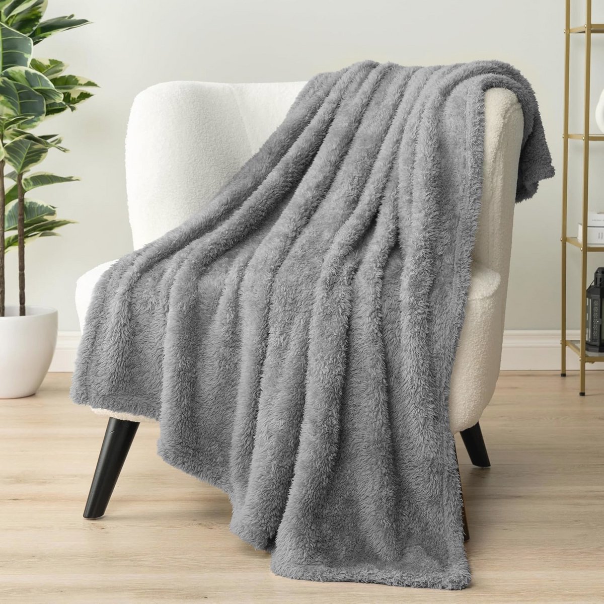 Lichte Pluche Plaid voor Bank en Bed - Grijze Sherpa Deken 50 x 60 cm