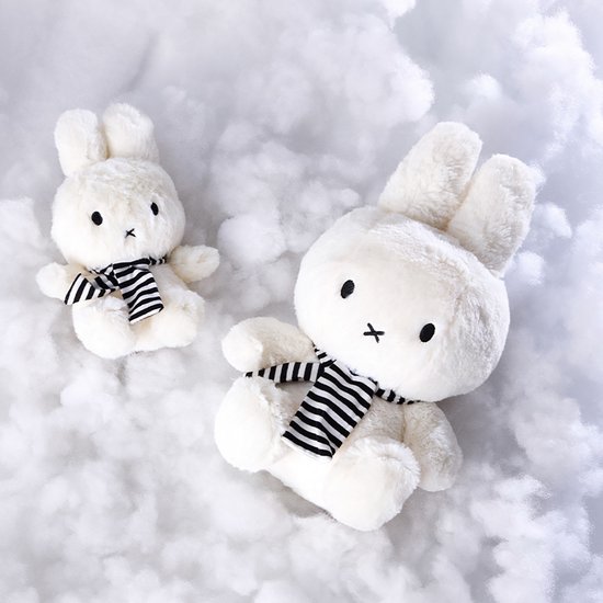 Nijntje zittend met Sjaal - Knuffel - 23 cm - Wit van Nijntje — afbeelding 2