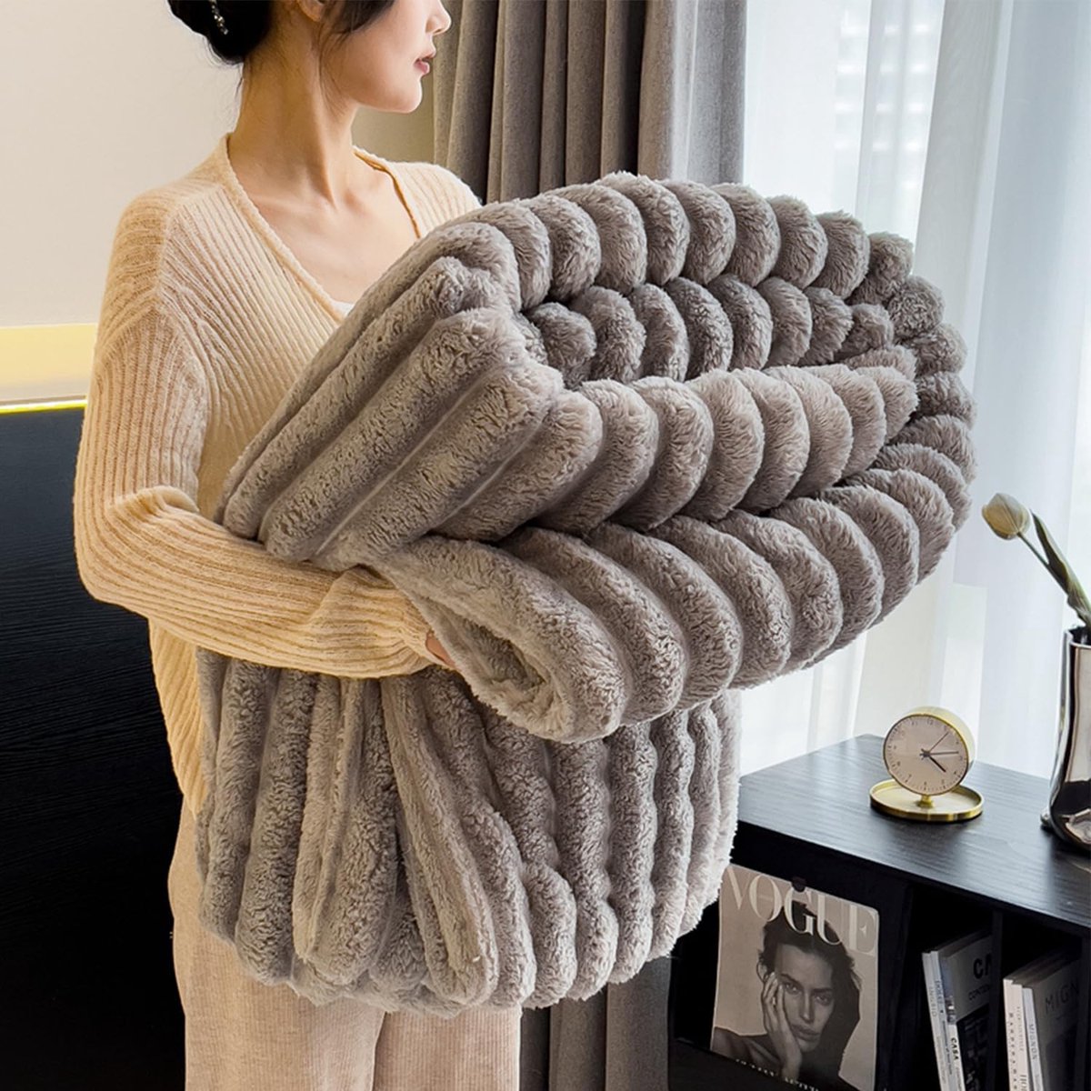 Konijnenbontdeken voor dames, imitatie konijnenbont bankdeken, zacht, warm en dik, geschikt voor slaapbanken in de woonkamer, zacht en comfortabel, pluizig en fluffy (bruin, 150x200 cm / 59x79 inch).