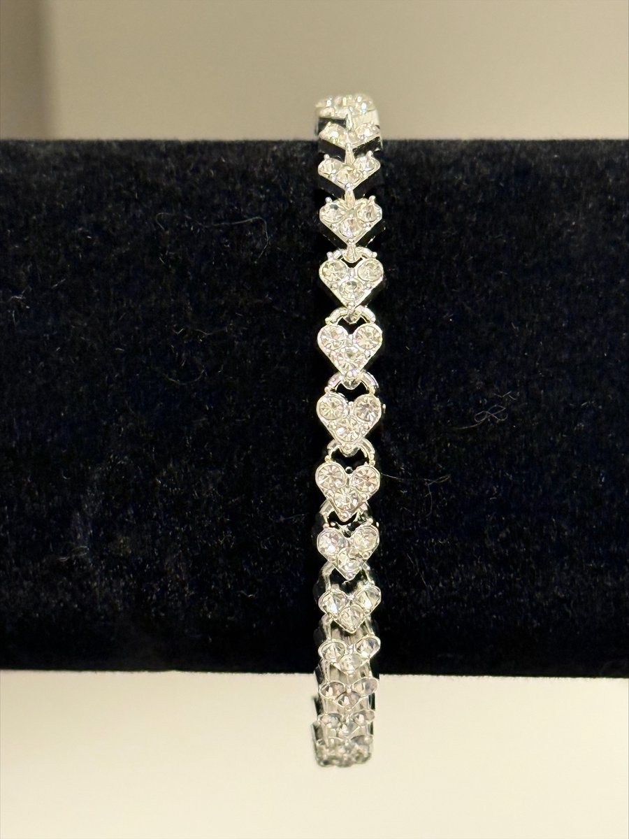 Zilverkleurige strass armband | | Make up | Parfum | Moederdag | Verjaardagscadeau| Cadeautje| Valentijnsdag| Kado | sieraden | vaderdag | oorbellen | oorsieraden