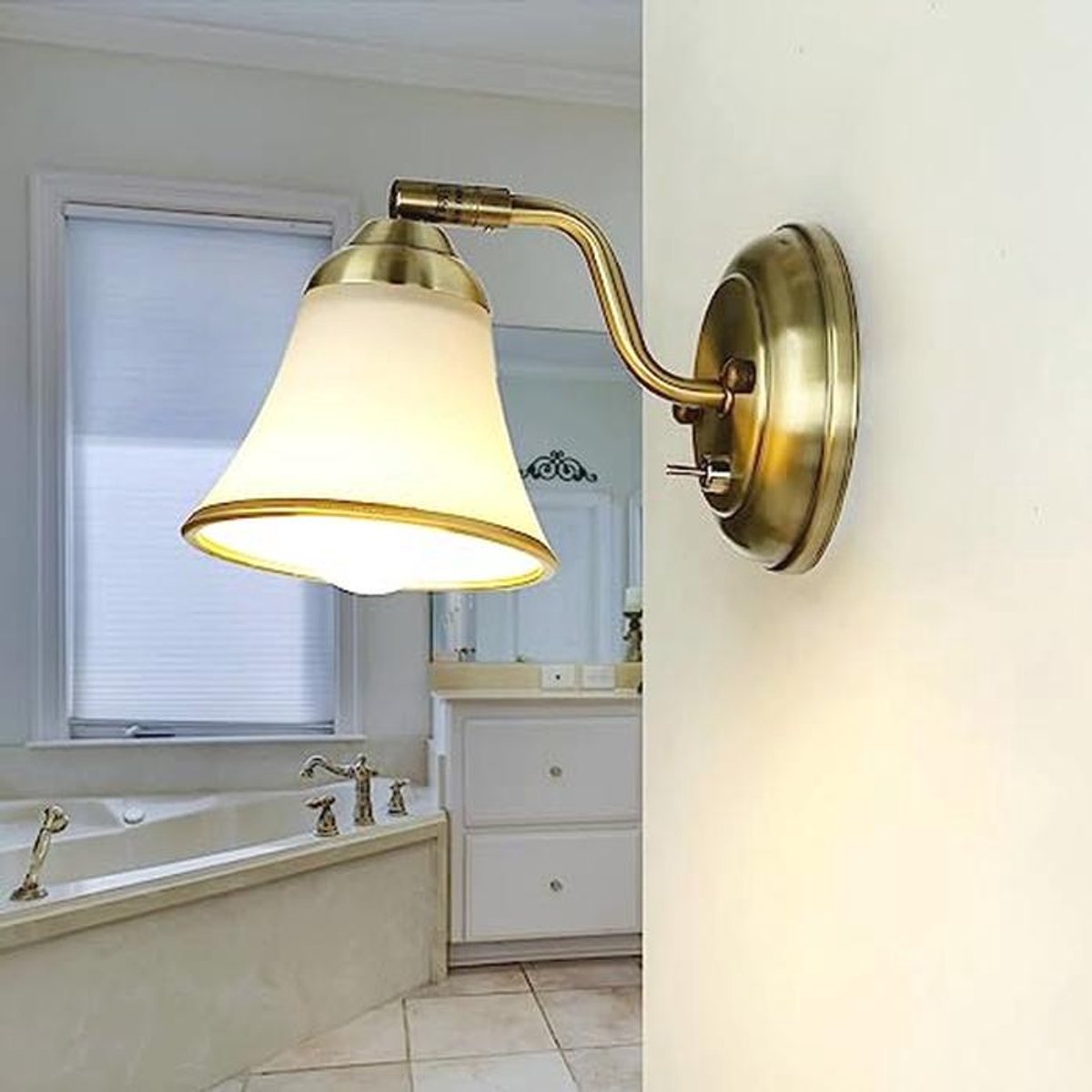 Verstelbare wandlamp voor badkamer met tuimelschakelaar - Art Nouveau stijl - Draaibaar en