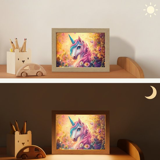 Nachtlampje 20x15 cm - Kinder lampje - Eenhoorn - Roze - Kleurrijk - Sprookjesbos - Tafellamp kinderkamer - Slaapkamer lamp - Bedlamp kinderen - Kinderlampje stopcontact - Wandlamp babykamer - Nachtlampjes van OnlyWow — afbeelding 4