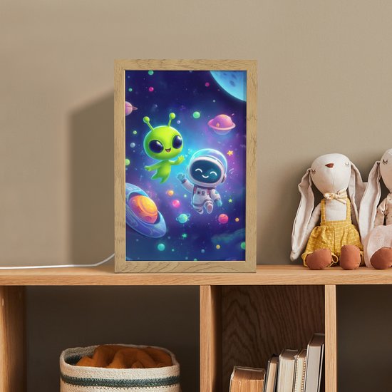 Nachtlampje 20x30 cm - Kinder lampje - Alien - Astronaut - Ruimte - Planeten - Tafellamp kinderkamer - Slaapkamer lamp - Bedlamp kinderen - Kinderlampje stopcontact - Wandlamp babykamer - Nachtlampjes van Merkloos — afbeelding 3