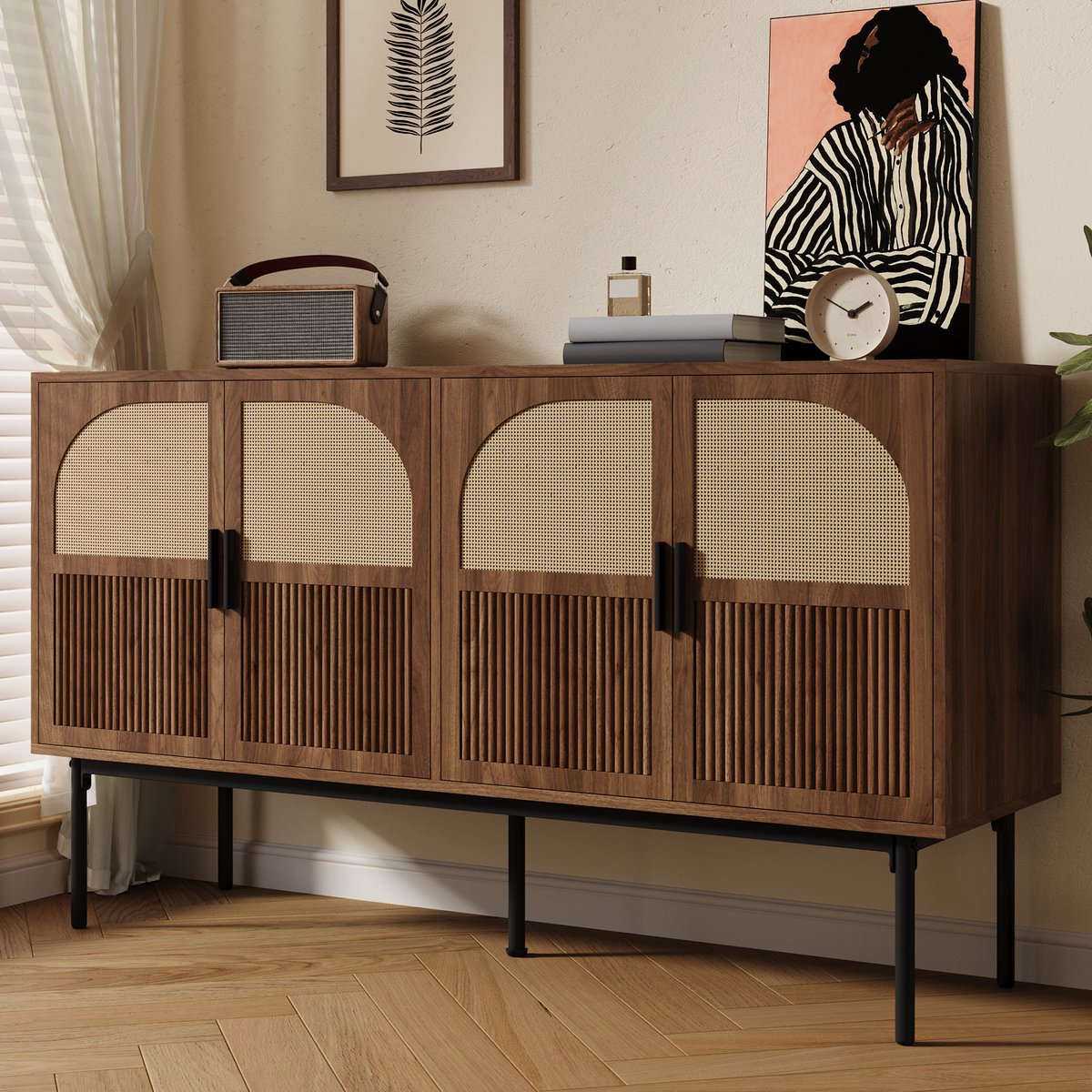 OKWISH Dressoir – Rattan En Walnootpatroon – 4 Deuren – Met Gedempte Scharnieren – 140×40×80 cm – MDF Natuur – Zwarte Stalen Poten – 60 kg Draagkracht Natuurlijk