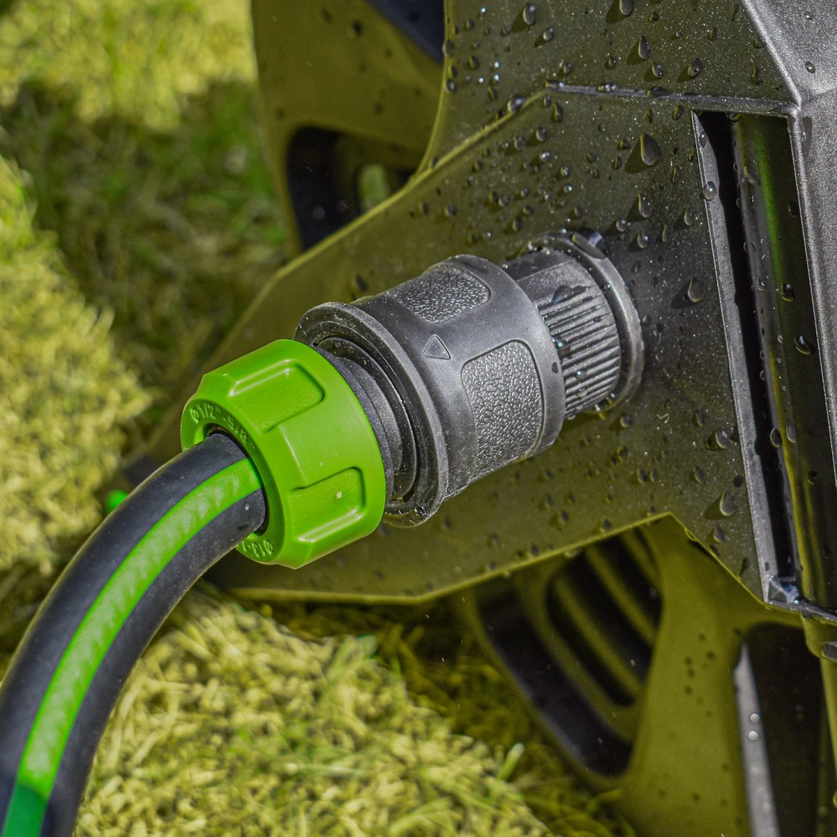 Garden Master® Zeer Duurzame Tuinslang - 40m lengte - Inclusief sproeikop en koppelingen – foto 6