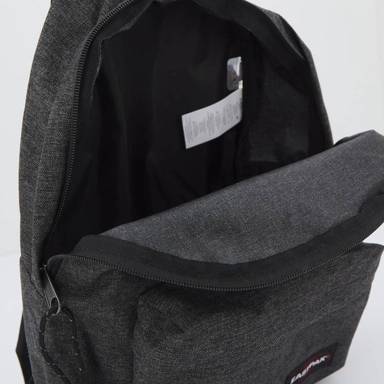 Grijze Eastpak rugzak in black denim stof, met ritsen en een open vak.