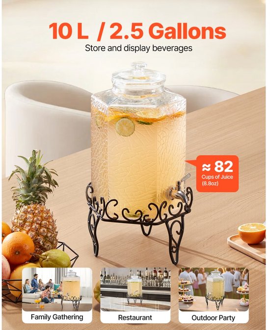 Gevulde glazen drankdispenser met fruit, op een zwarte standaard, op een tafel naast fruit. Afbeeldingen van 'Family Gathering', 'Restaurant', 'Outdoor Party'.