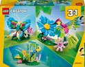 Set LEGO Creator 31384 avec un papillon, un colibri et des poissons faits de briques LEGO dans des couleurs bleues, roses et vertes.