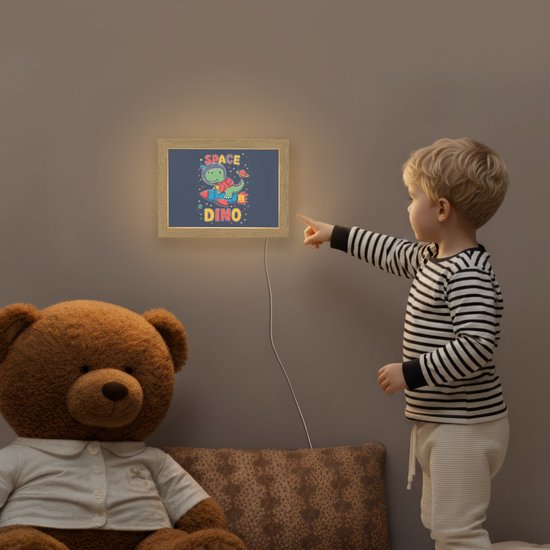 Nachtlampje 20x15 cm - Kinder lamp - Dino - Raket - Kleurrijk - Tafellamp kinderkamer - Slaapkamer lamp - Bedlamp kinderen - Kinderlampje stopcontact - Wandlamp babykamer - Nachtlampjes van Merkloos — afbeelding 5