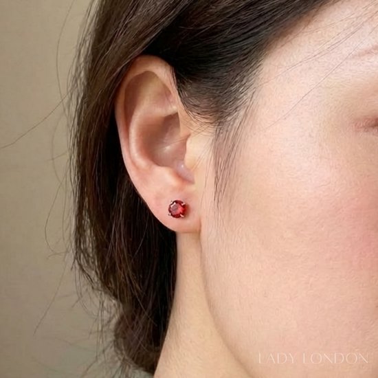 Lady London – Boucles d'oreilles – Studs – RVS – Couleur argentée – Zircone rouge – 4mm