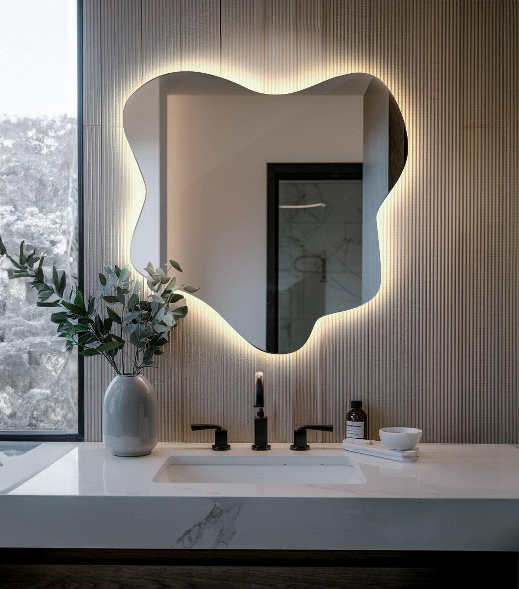 Coloray Scandinavische Asymmetrische LED Spiegel - Asymmetrische Decoratieve LED Spiegel - 77,3 cm x 76,6 cm - Organische LED Spiegel - Elegante Onregelmatige LED Spiegel - Neutraal Licht - Asymmetrische LED Spiegel