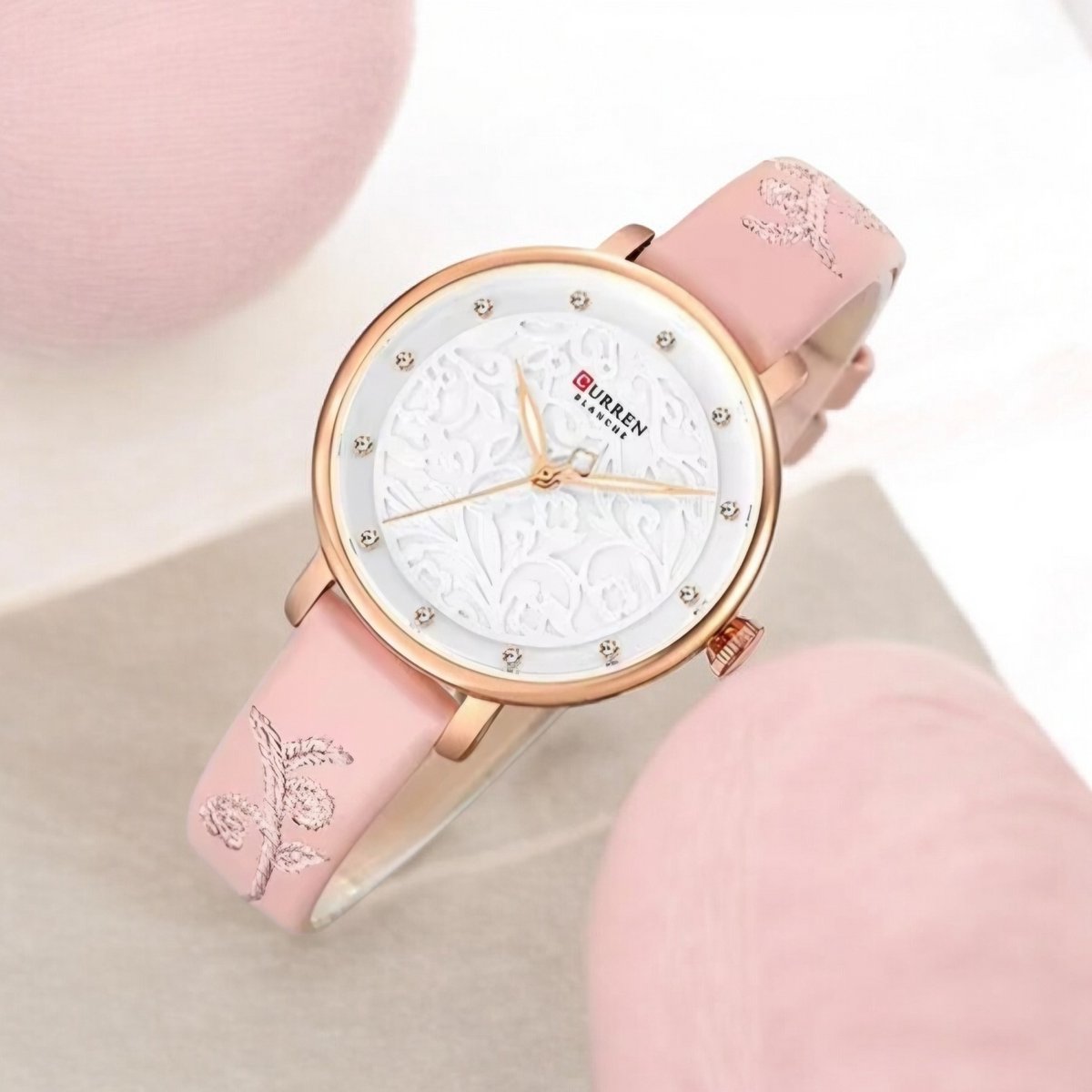 CURREN Roze Leer Band - Dameshorloge met Bloemmotief en Kristalaccenten