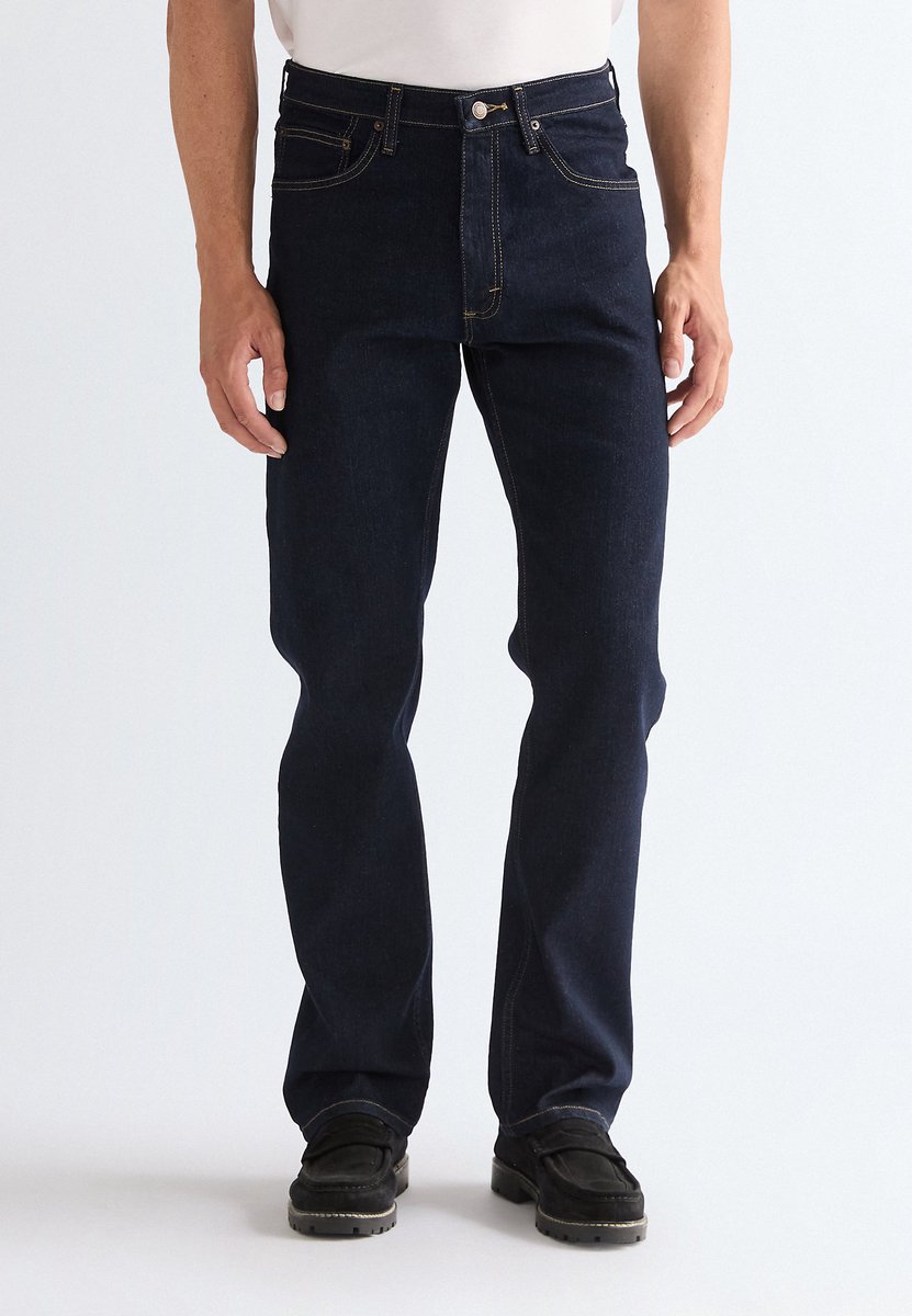 WRANGLER REGULAR FIT RINSE REGULAR STRAIGHT HEREN Blauw