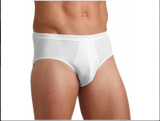 Witte Sloggi midi slip met herhaaldelijk het 'SLOGGI' logo op de elastische band.