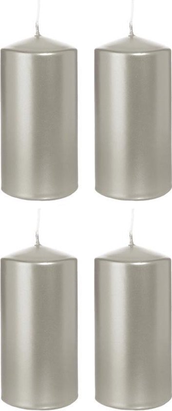 4x Zilveren cilinderkaarsen/stompkaarsen 6 x 12 cm 40 branduren - Geurloze zilverkleurige kaarsen - Woondecoraties