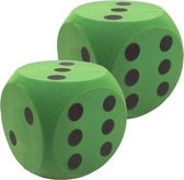 2x Grote foam dobbelstenen groen 16 x 16 cm - Dobbelspel - Speelgoed