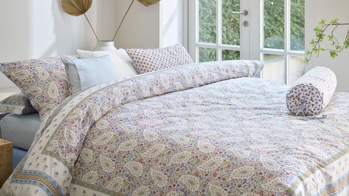 Pip Studio Kairi Bloom dekbedovertrek - Lits-Jumeaux XL - 260 x 200/220 cm - Licht blauw