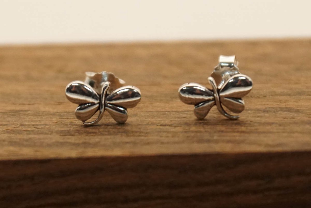 Sterling zilveren oorknoppen vlinder - oorknopjes vlinders van 925 zilver - zilveren vlinder oorbellen - vlinders oorbellen - dieren oorknoppen - silver butterfly earrings