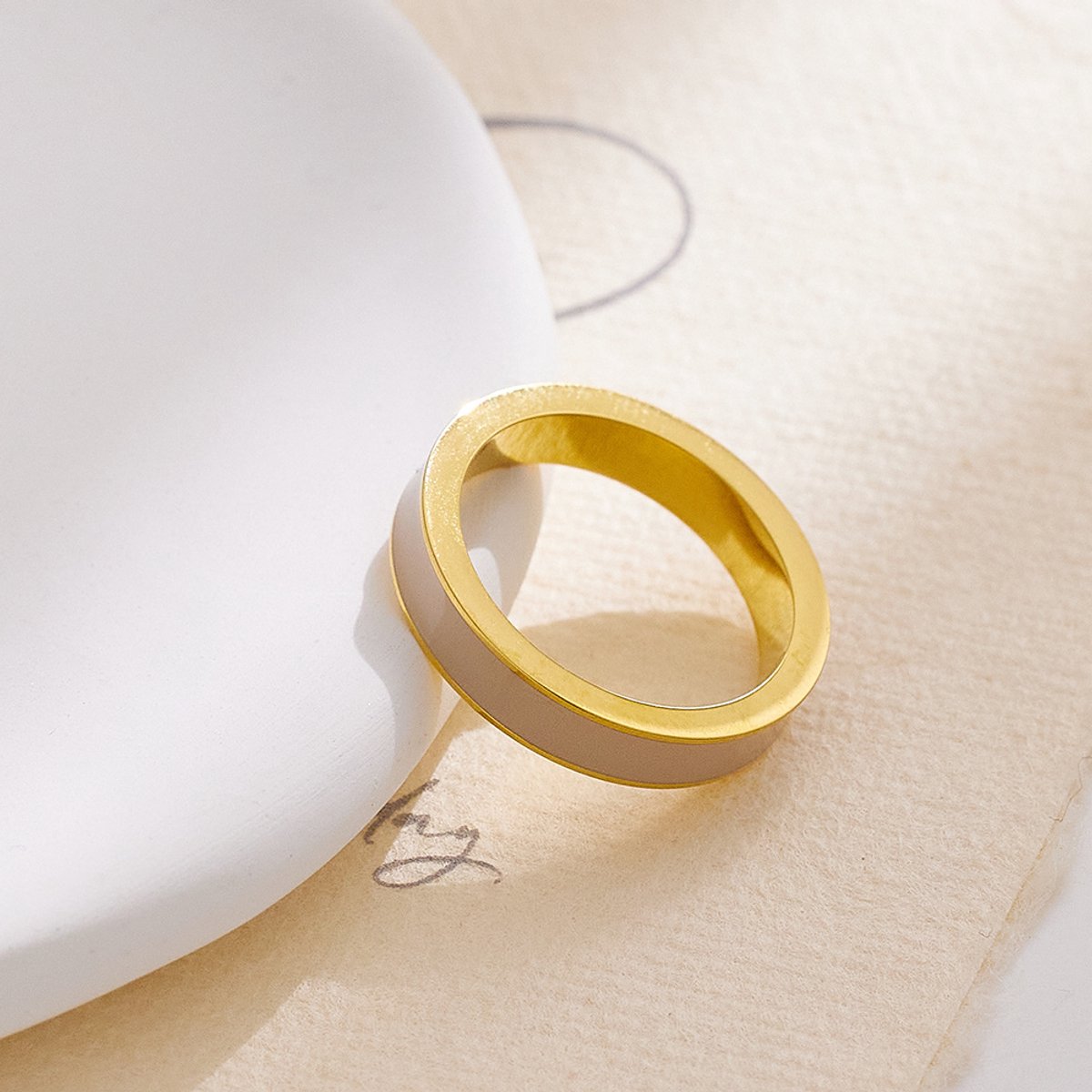 Glintweave – Roestvrijstalen Ring met Roze Emaille – 18K Verguld – Dames – Goud/Roze – 17.25 mm / Maat 54