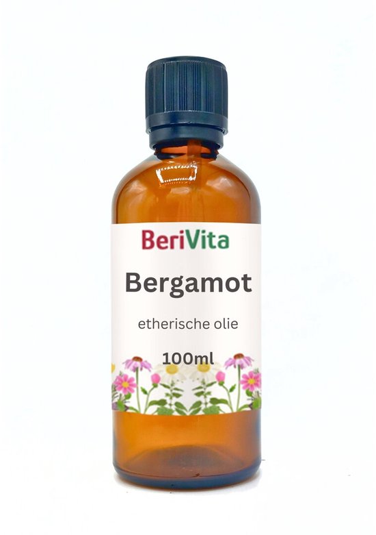 Bruine fles van 100ml BeriVita Bergamot etherische olie, met bloemendecoratie.