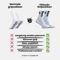 Vergelijking normale sokken met FitSockr gripsokken, met vinkjes bij voordelen van FitSockr.