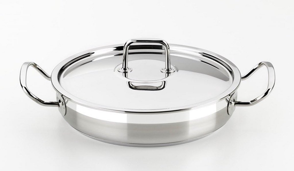 Lage braadpan met deksel - 24 cm, 18/10 roestvrij staal