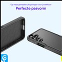 Vues détaillées de la coque noire pour Samsung A26-5G, montrant son ajustement parfait et sa structure interne.