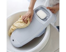 Innovatief en duurzaam wasbord met een compact, antislip ontwerp en een ingebouwd zeepbakje. Lichtgewicht, draagbaar en betaalbaar, een uitstekend cadeau voor de feestdagen. Grijs