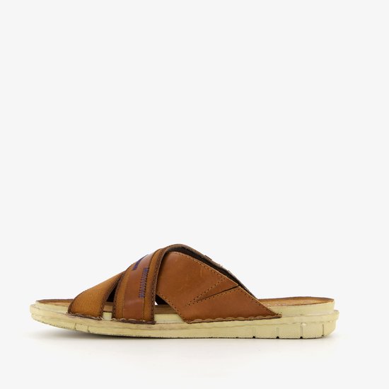 Bruine leren slipper met gekruiste banden en textiel details.