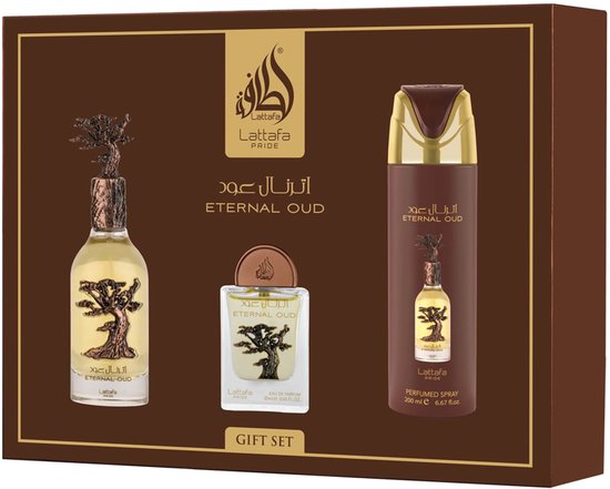 Lattafa Pride Eternal Oud geschenkset met drie geuren, waaronder een grote fles met boomdecoratie, een kleine fles en een body spray.