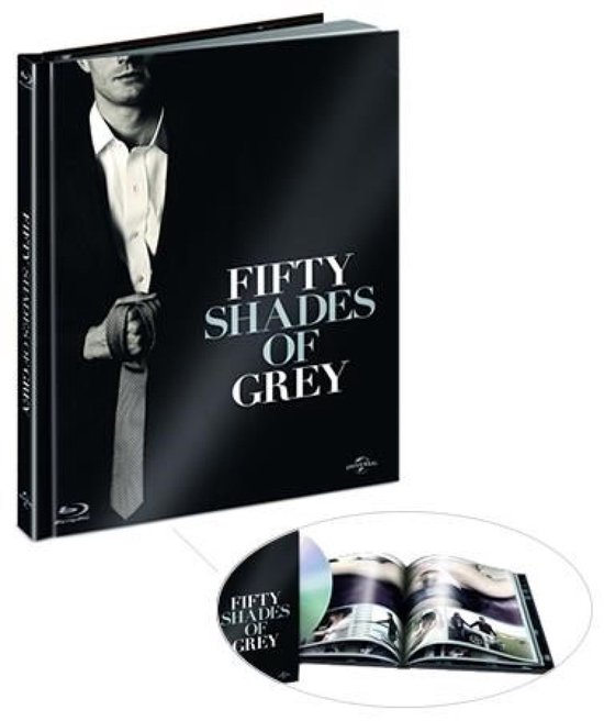 Un livre titré "FIFTY SHADES OF GREY" avec un disque Blu-ray. Un homme en costume est représenté sur la couverture.