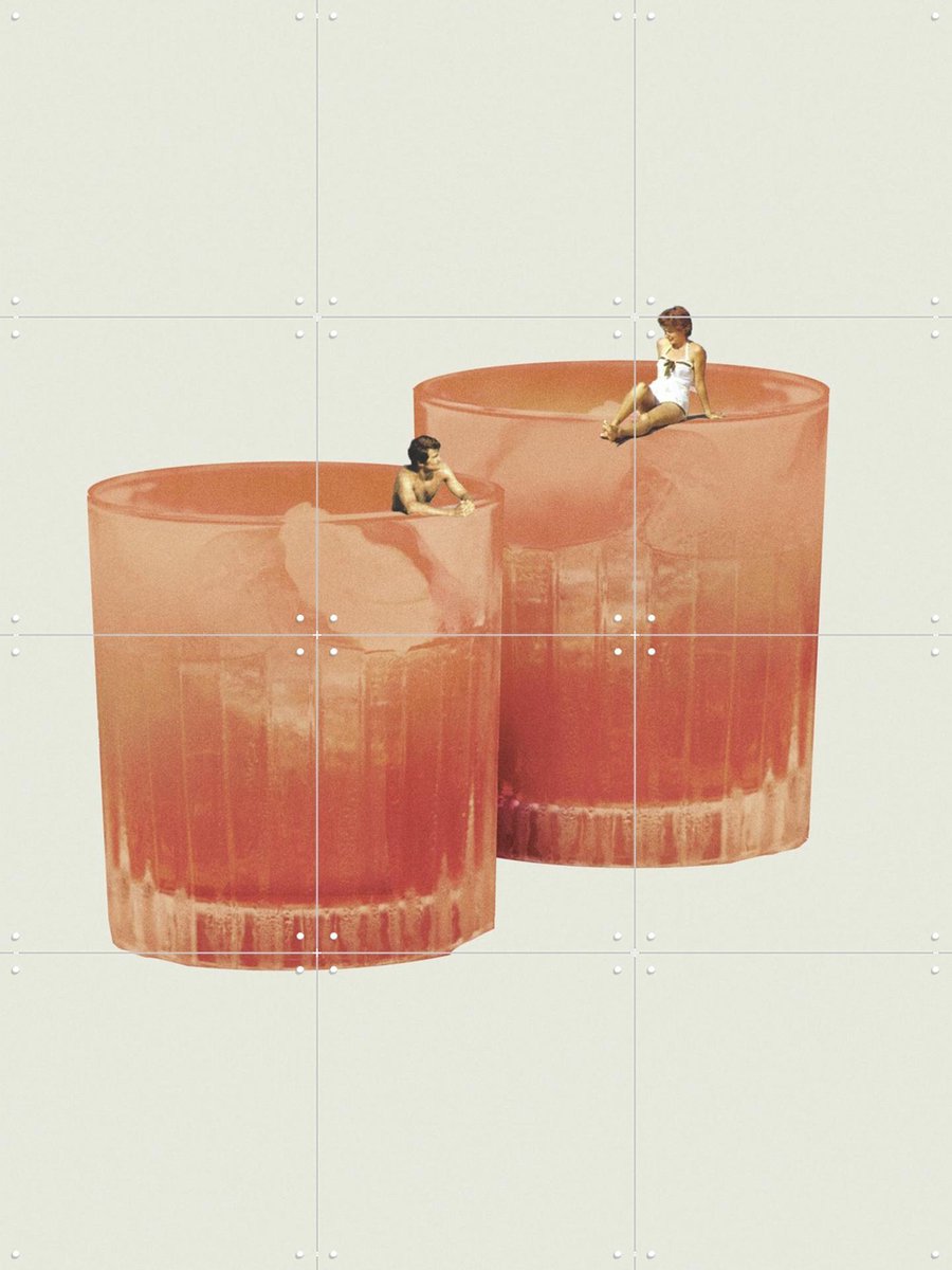 IXXI Holiday in a Glass IV, Maarten Léon - 60 x 80 cm - Gratis ophangtool - Grote wanddecoratie en posters - Speels, Vintage, Illustraties, Pop art