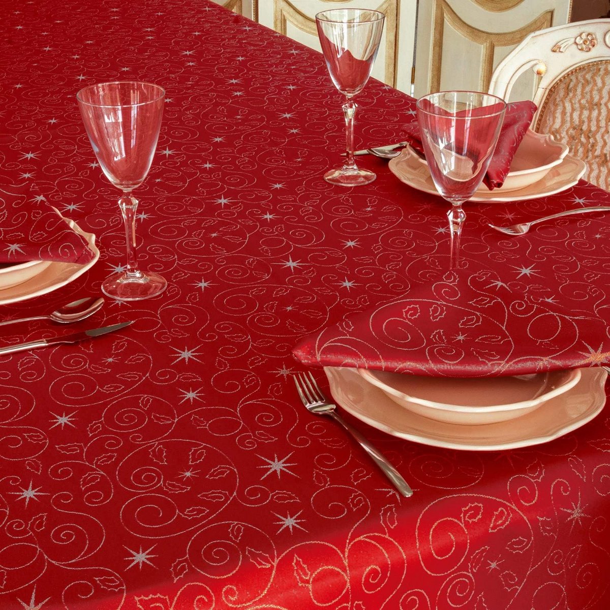Beschermend Tafelkleed met Kerststerren Patroon - Rood en Zilver (150x200 cm)