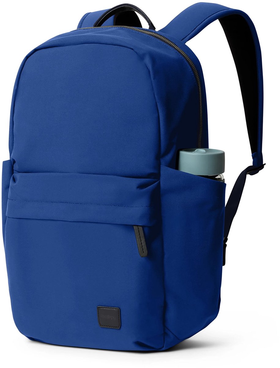 Bellroy Classic Daypack – Kan laptop tot 16 opbergen – Uitgerust met intuïtieve organisatie – Gemaakt van 75% gerecycled polyester - Blauw