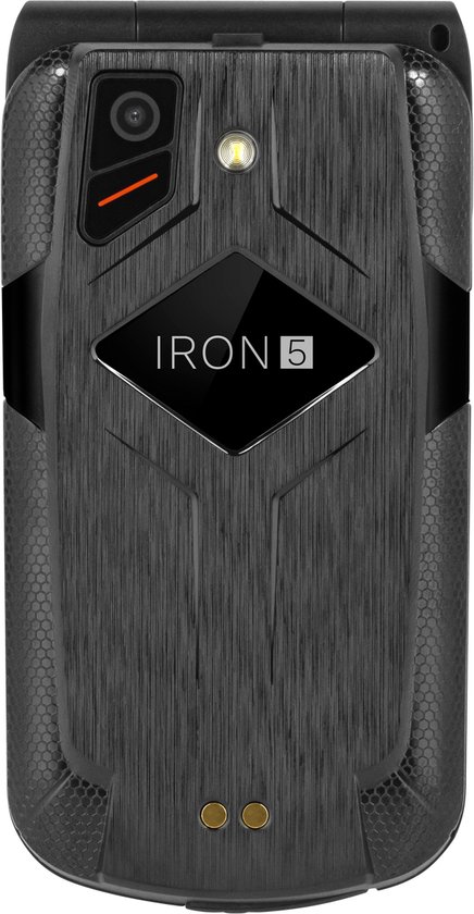 Achterkant van een zwarte klaptelefoon met geborsteld metalen afwerking en "IRON 5" logo. Camera en flitser zichtbaar.