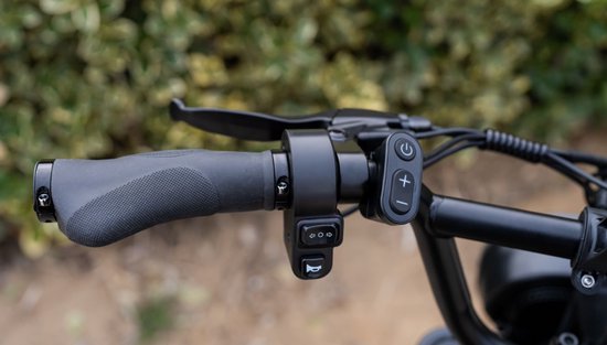 KOOLUX - X9 Mini Elektrische Fiets - Fatbike - 16 x 4.0 Inch Dikke Banden - 48V 13Ah Lithium Accu - 250W Motor - Maximaal 25/u - Maximaal 70km bereik - Mechanische remmen - LCD Scherm - Zwart - Rijklaar Bezorgd van KOOLUX — afbeelding 3